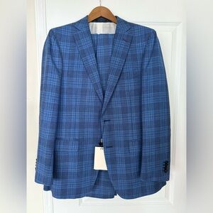 Brand New with tags Suitsupply Suit-Blue-Check 52/ 42
Sienna Single Breasted